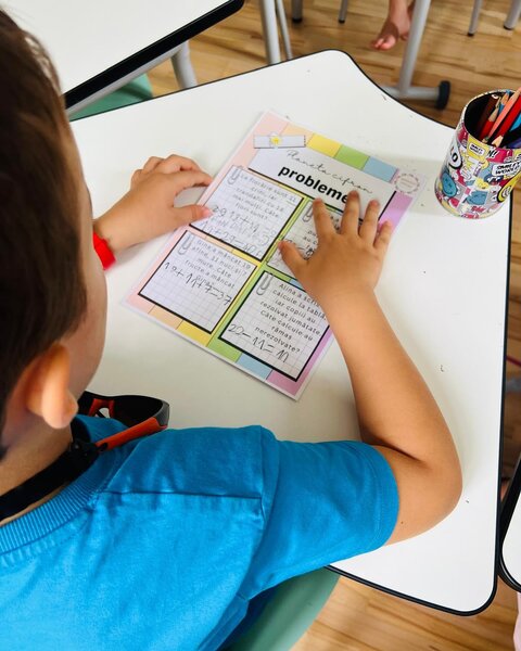 AWEsome Primary School - Scoala clasele primare